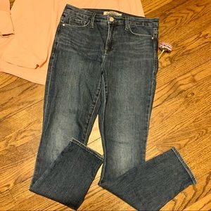 Athleta Skulptek Medium Wash Jeans!